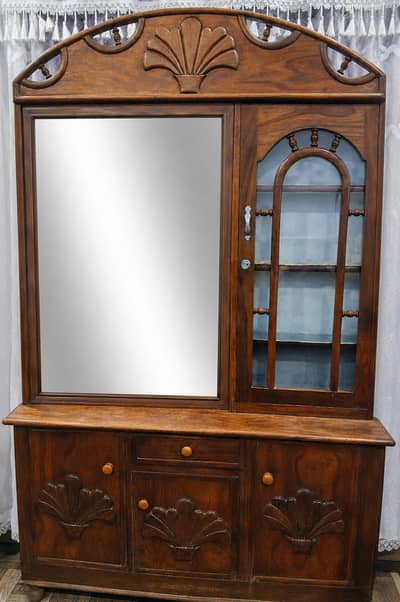 vanity/ dressing table