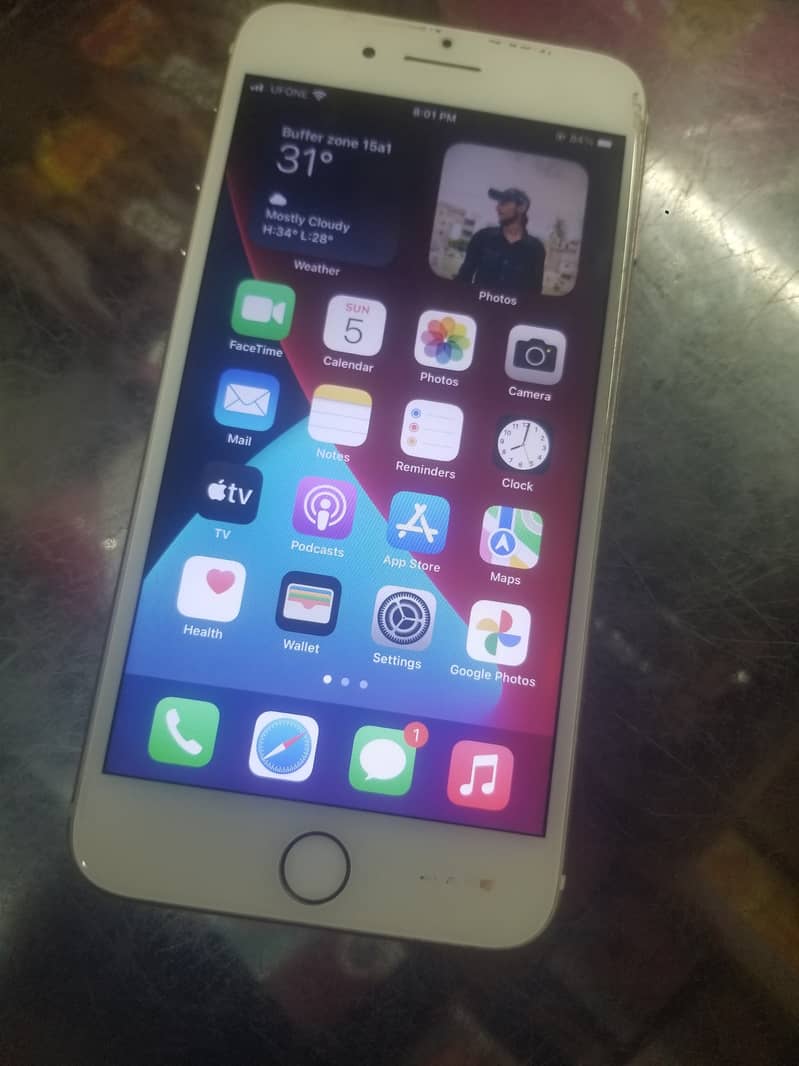 Apple iPhone 7 Plus 1
