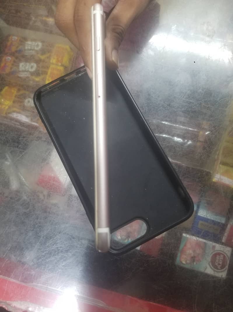 Apple iPhone 7 Plus 5