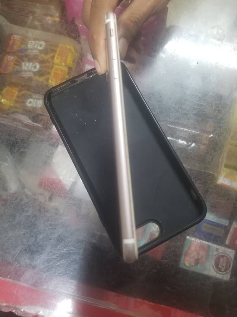 Apple iPhone 7 Plus 6
