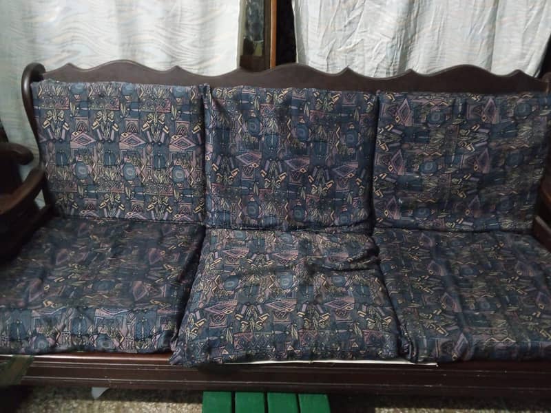 Old Sofa Set 0