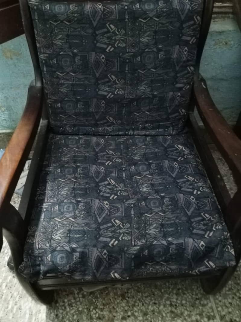 Old Sofa Set 1