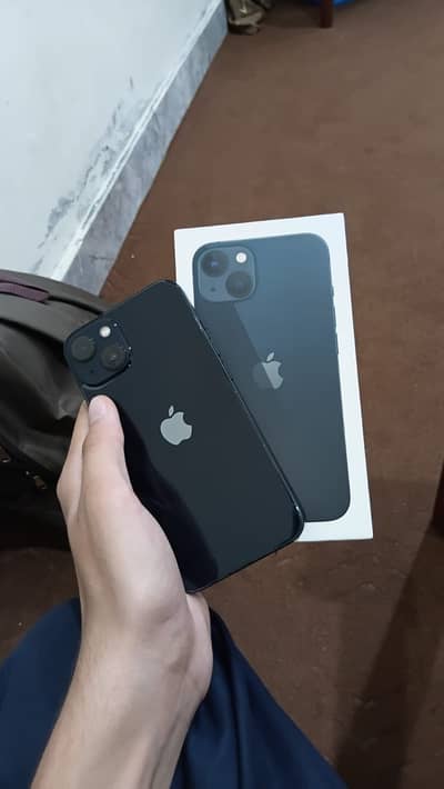 Apple iPhone 13