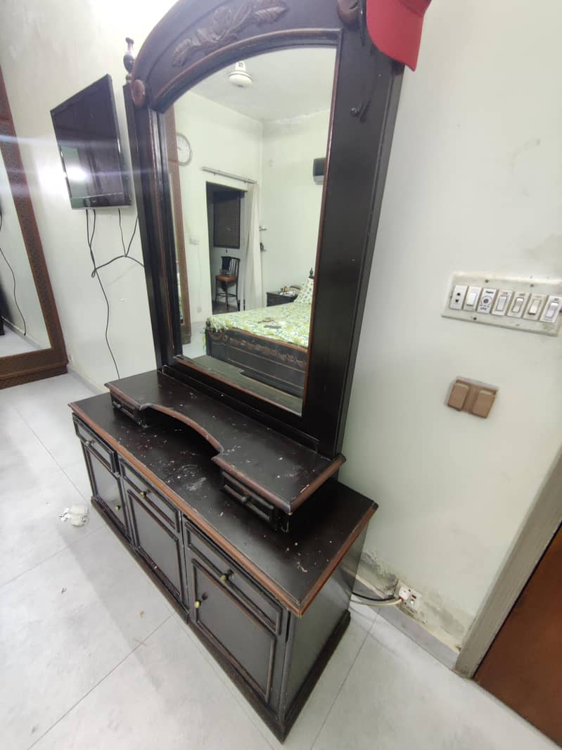 Dressing table 1