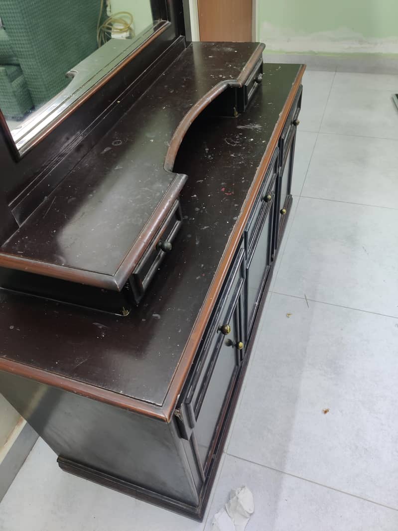 Dressing table 2