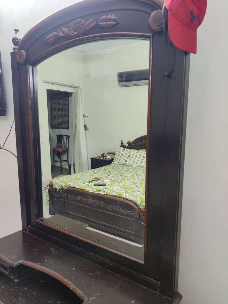 Dressing table 3