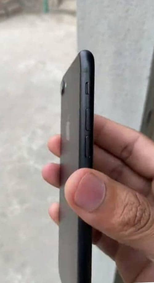 Apple iPhone 7 1