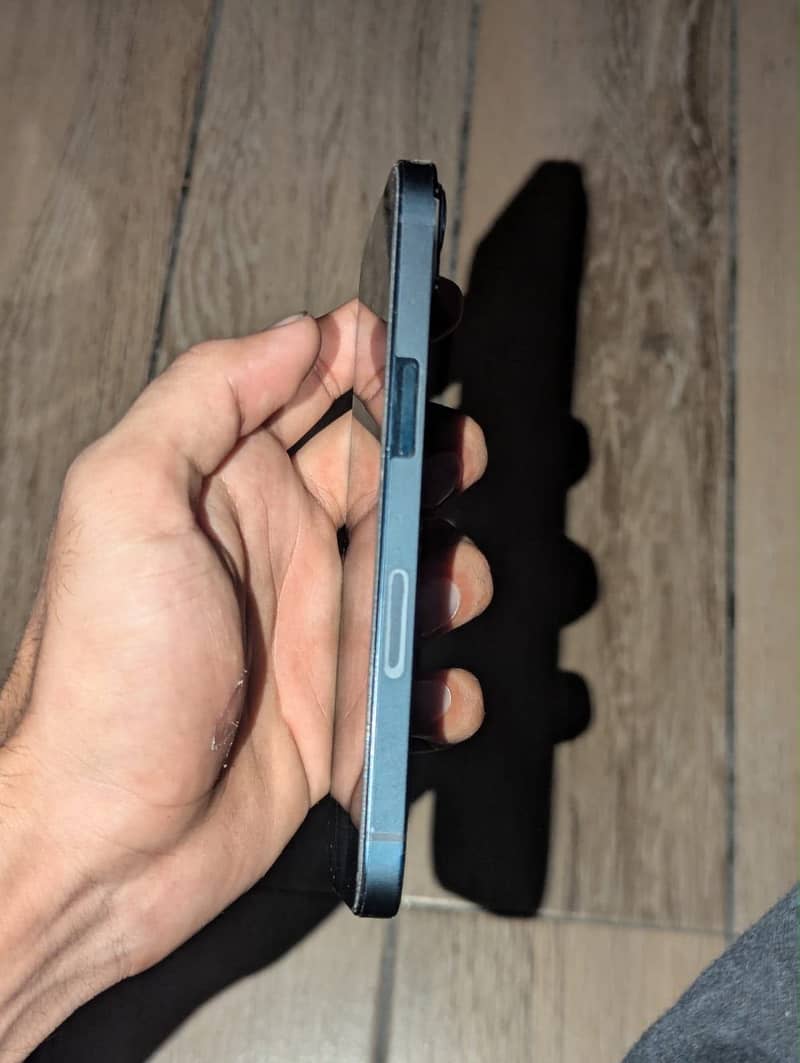 Apple iPhone 13 3
