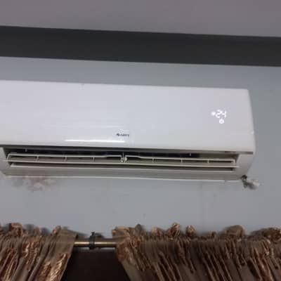 Gree 1 ton non inverter for sale