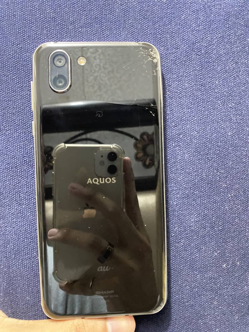 Sharp Aquos R2 3