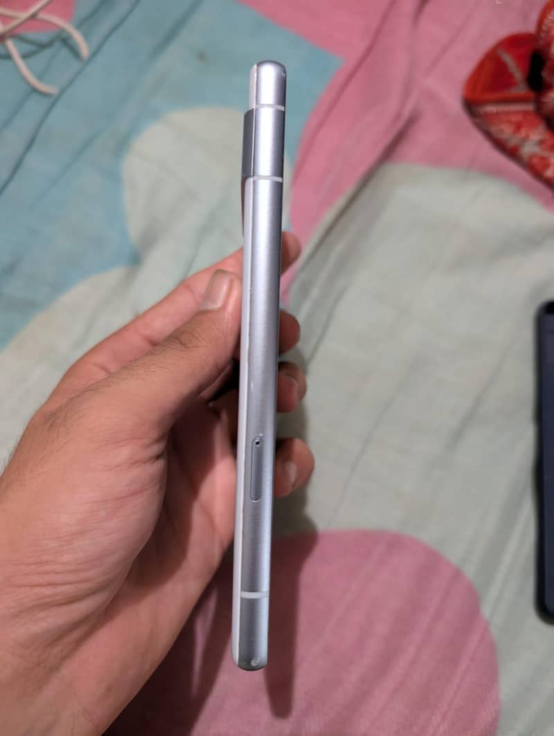 Google Pixel 7a 4