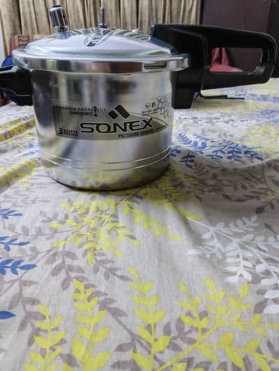 Sonex cooker brand new box pack 7Litre