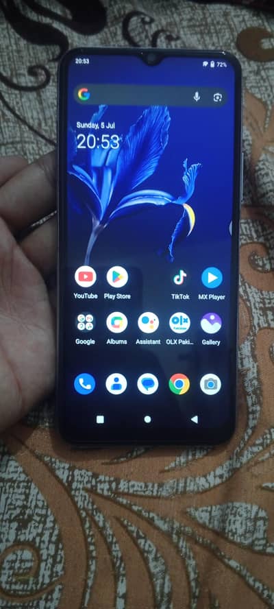 Vivo Y20 ram 4 64 box bhi hai battery timing mein good hai