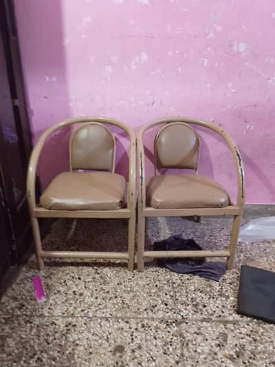 iron chairs location orangi town 5 number Honda showroom