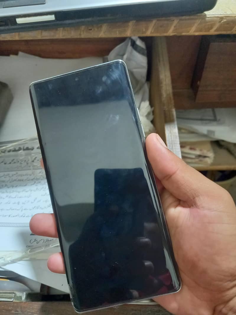 Tecno CAMON 40 Pro 1