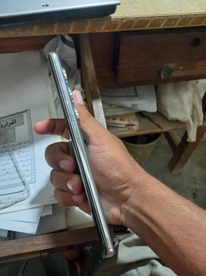 Tecno CAMON 40 Pro 4