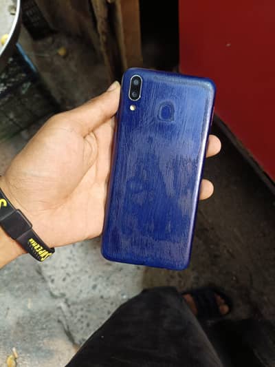 Samsung Mobile M20