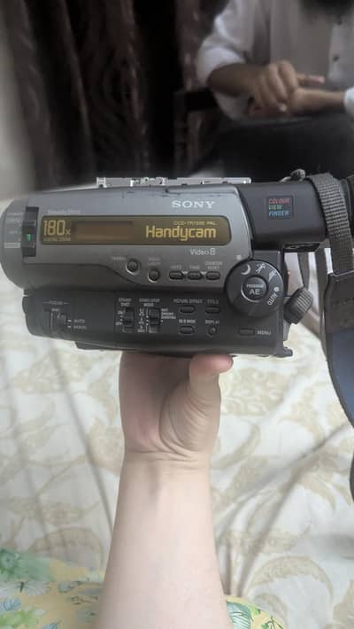 Sony Handycam CCD-TR720E Video8 Camcorder PAL - FOR PARTS / REPAIR
