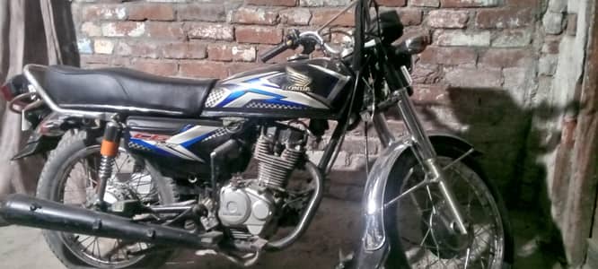 nice Honda 125 and beautiful and so sweet