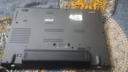 Lenovo core i7 8genration imported ha bhr sa Aya ha