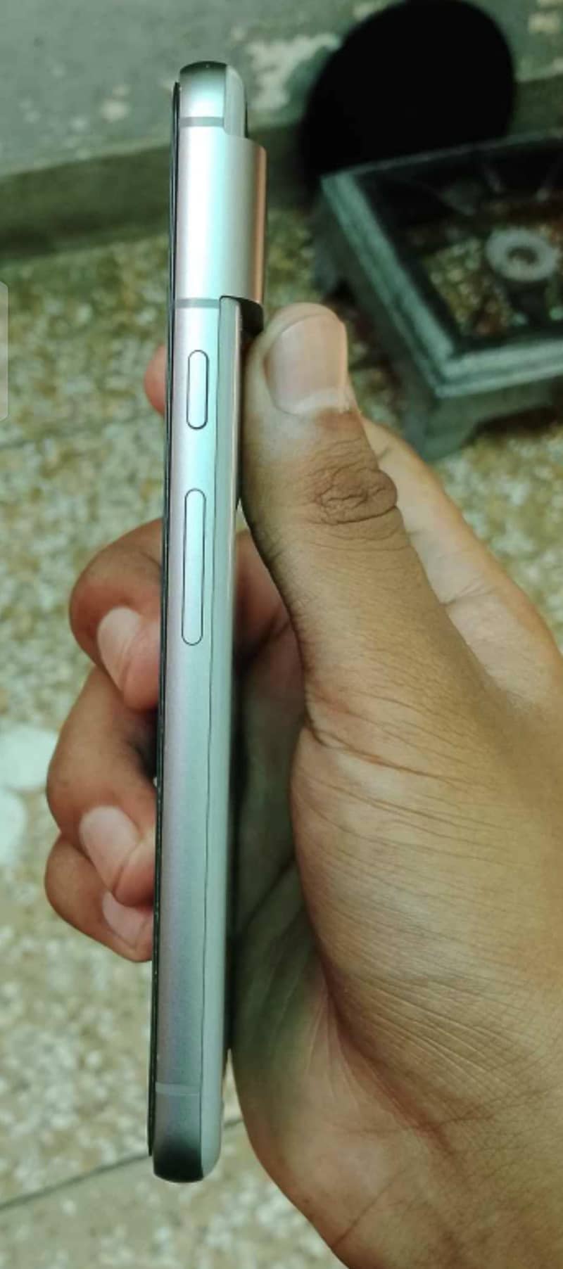 Google Pixel 8 4