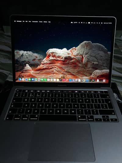 MacBook Pro 2020 ( i7 10th Gen + 32gb DDR4 + 500gb NVME)
