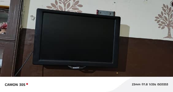 LCD 24 inch box remote sath hai All ok woffer wali hai 03024050979
