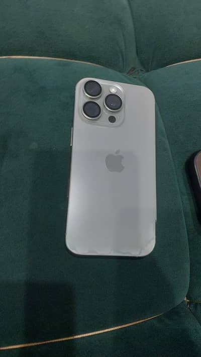 Apple iPhone 16 Pro