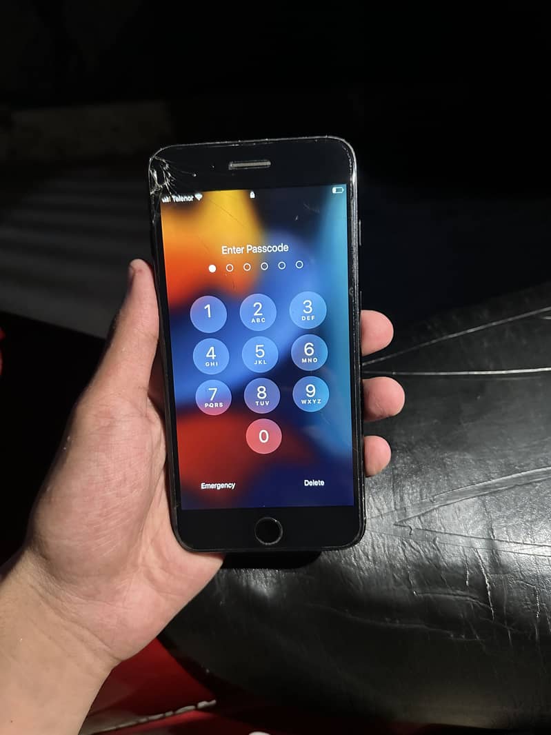 Apple iPhone 7 Plus 0