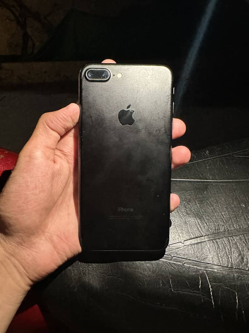 Apple iPhone 7 Plus 1