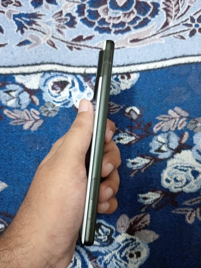 Google Pixel 6 4