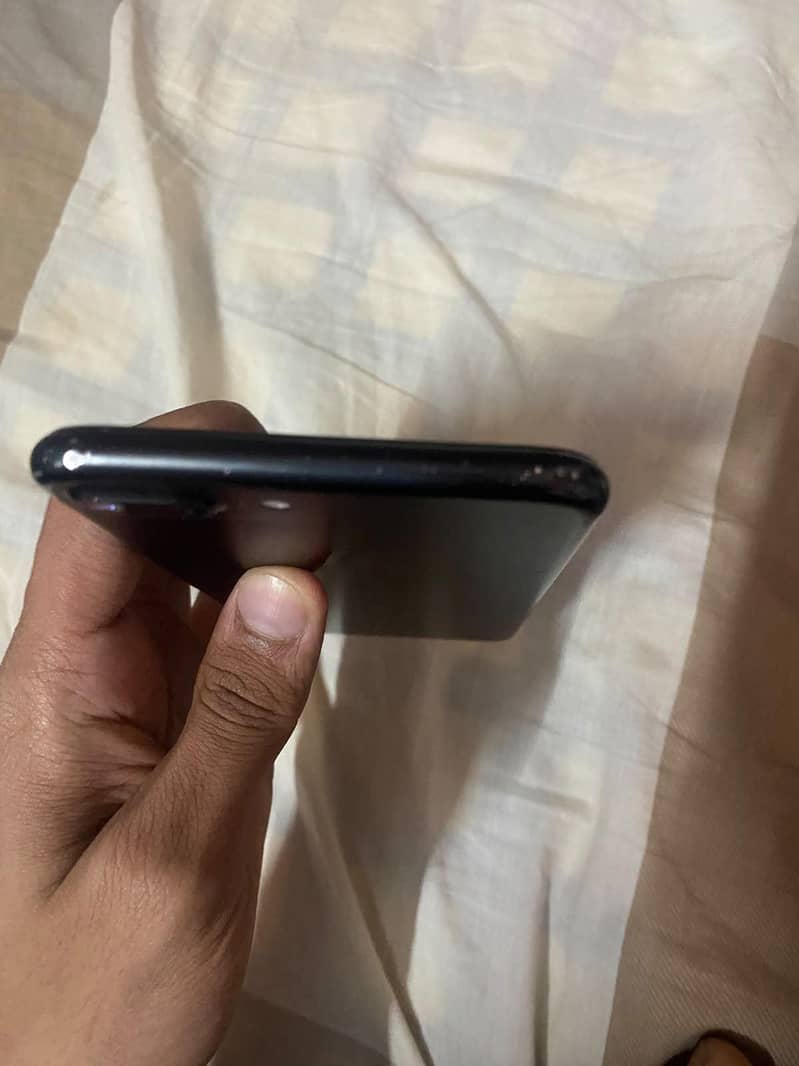 Apple iPhone 7 Plus 0