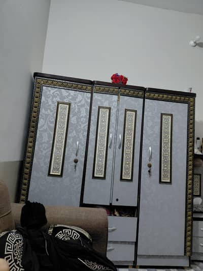 patex 3 door almari in good condition