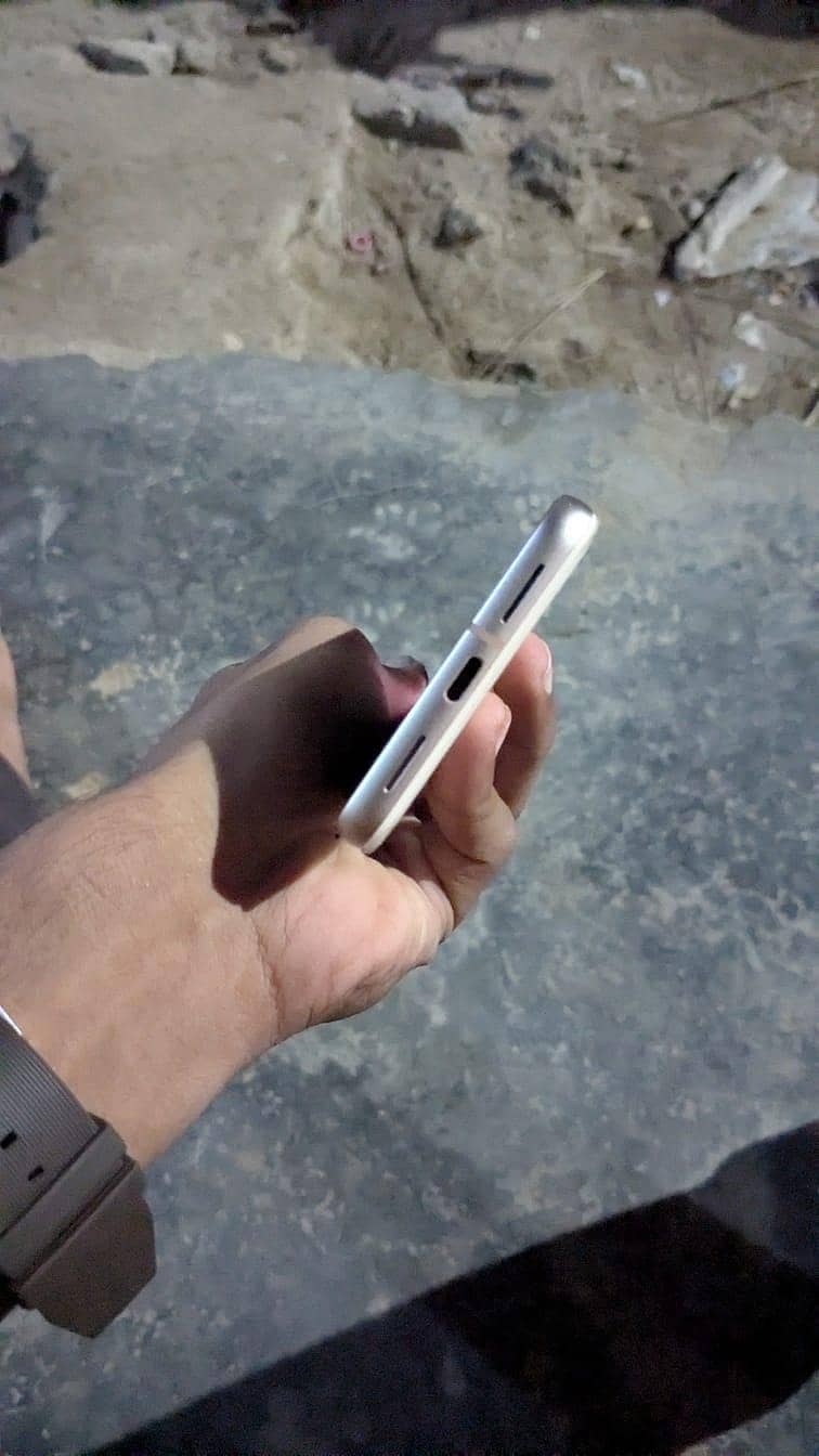 Google Pixel 8 2