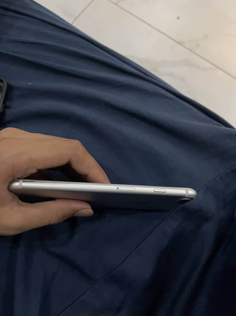 Apple iPhone 7 Plus 4