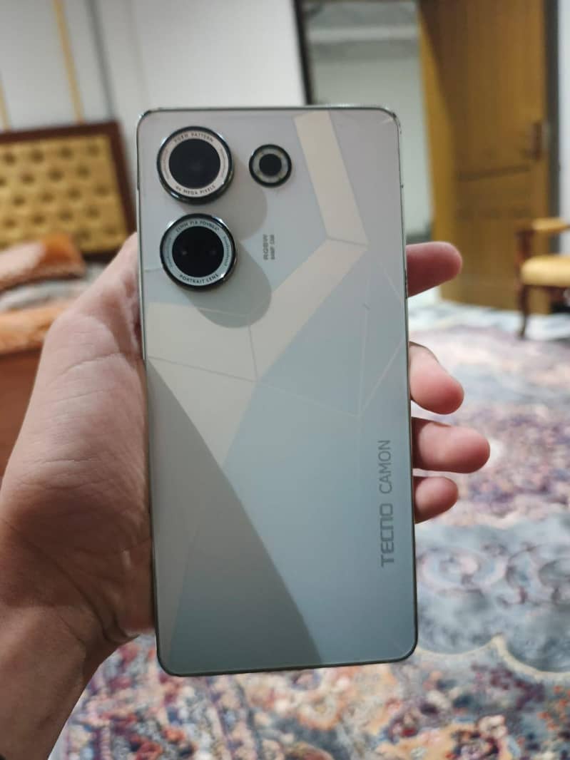 Tecno CAMON 20 2