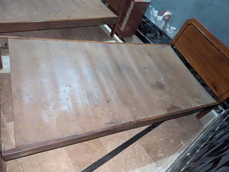 Single bed 0