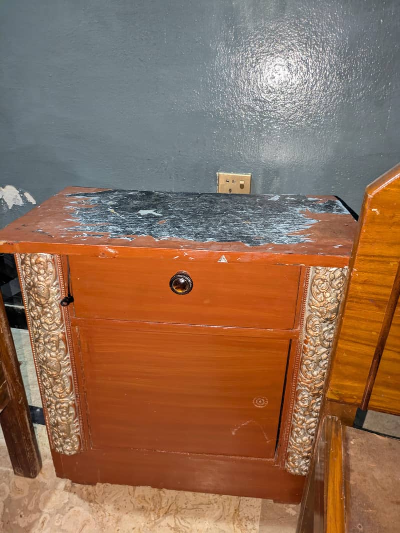 Single bed 7