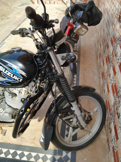 Suzuki GS 150 2022 Black | 1st Owner | Excellent condition