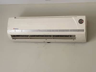 DAWLANCE SPLIT AC NEAT AND CLEAN