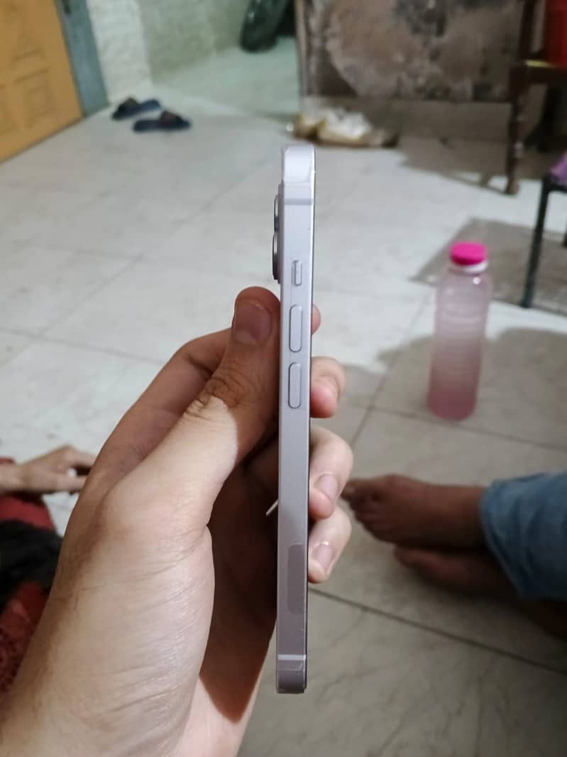 Apple iPhone 14 4