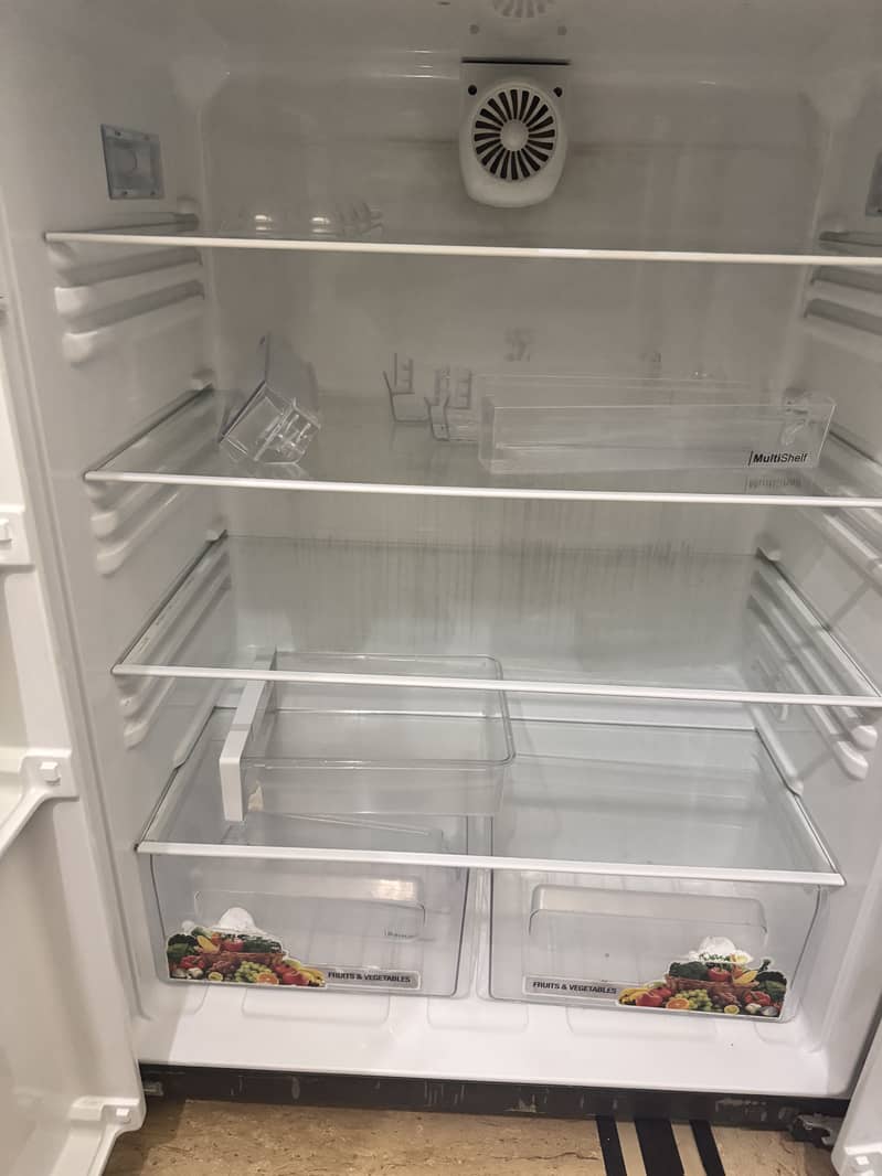 REFRIGRATOR 3