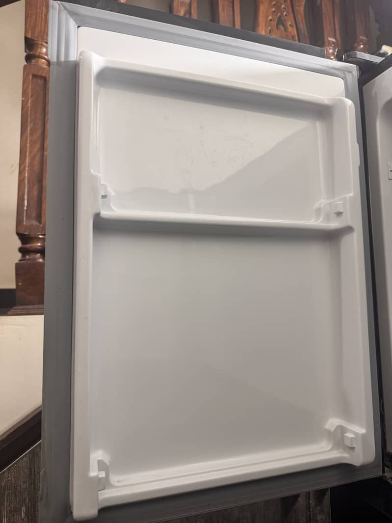 REFRIGRATOR 7