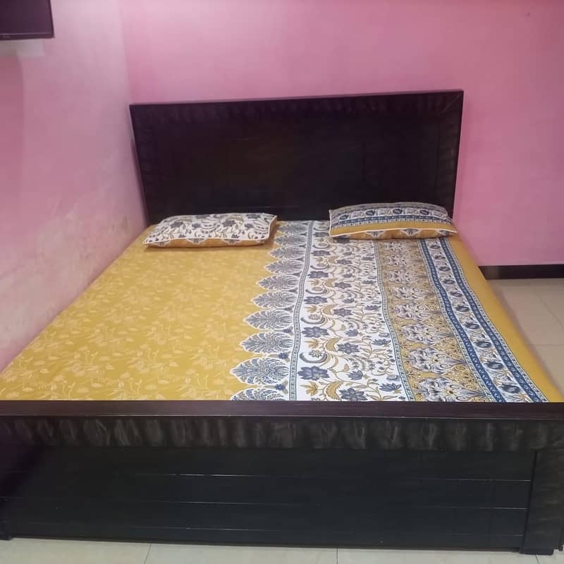 King size bed 1