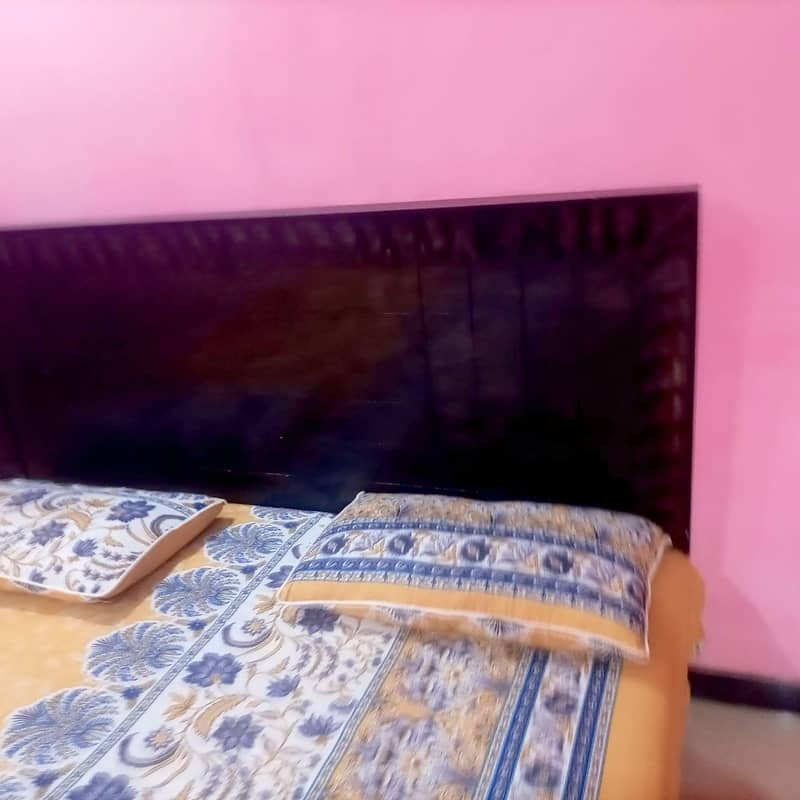 King size bed 4