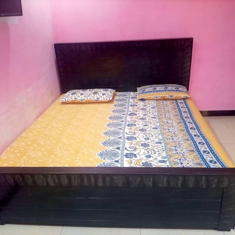 King size bed 5