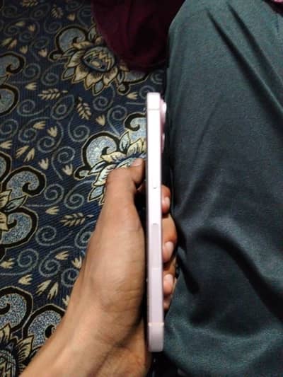 Apple iPhone 15