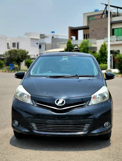 Toyota Vitz 2015