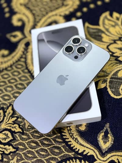 Apple iPhone 16 Pro Max