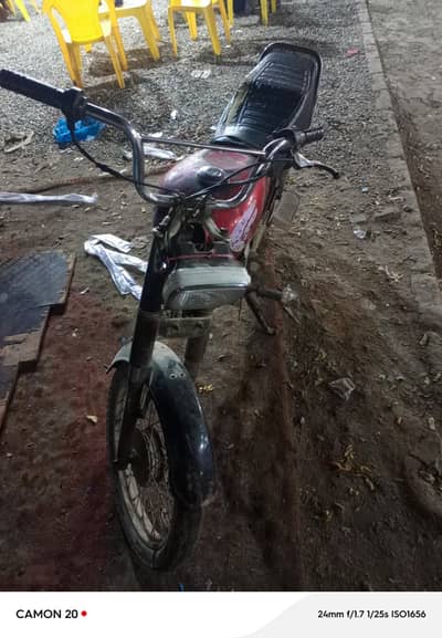 2010 model unique engine se ti8 hai body me thora bhtt km hai